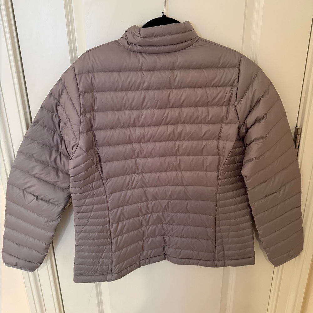 NWT Women’s Patagonia Down Sweater Quilted Jacket in Feather Gray - XL - Picture 2 of 5